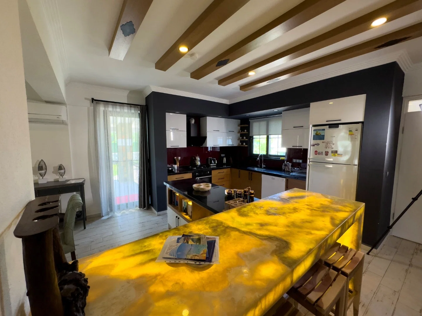 Fethiye’de Korunaklı, Çocuk Havuzlu, Jakuzili, Lüks Villa