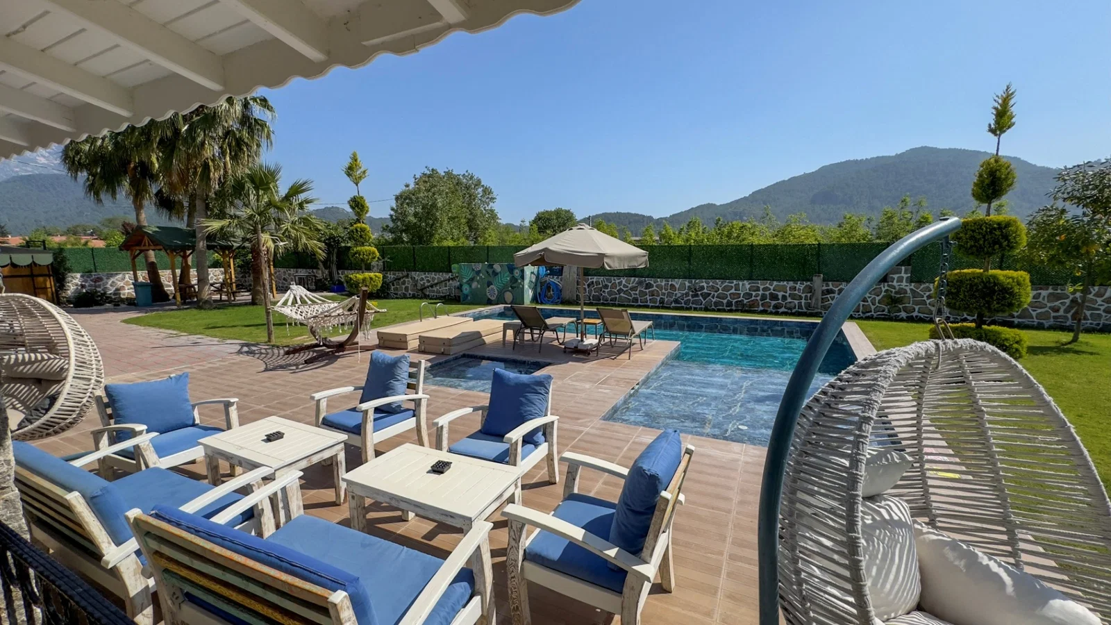 Fethiye’de Korunaklı, Çocuk Havuzlu, Jakuzili, Lüks Villa