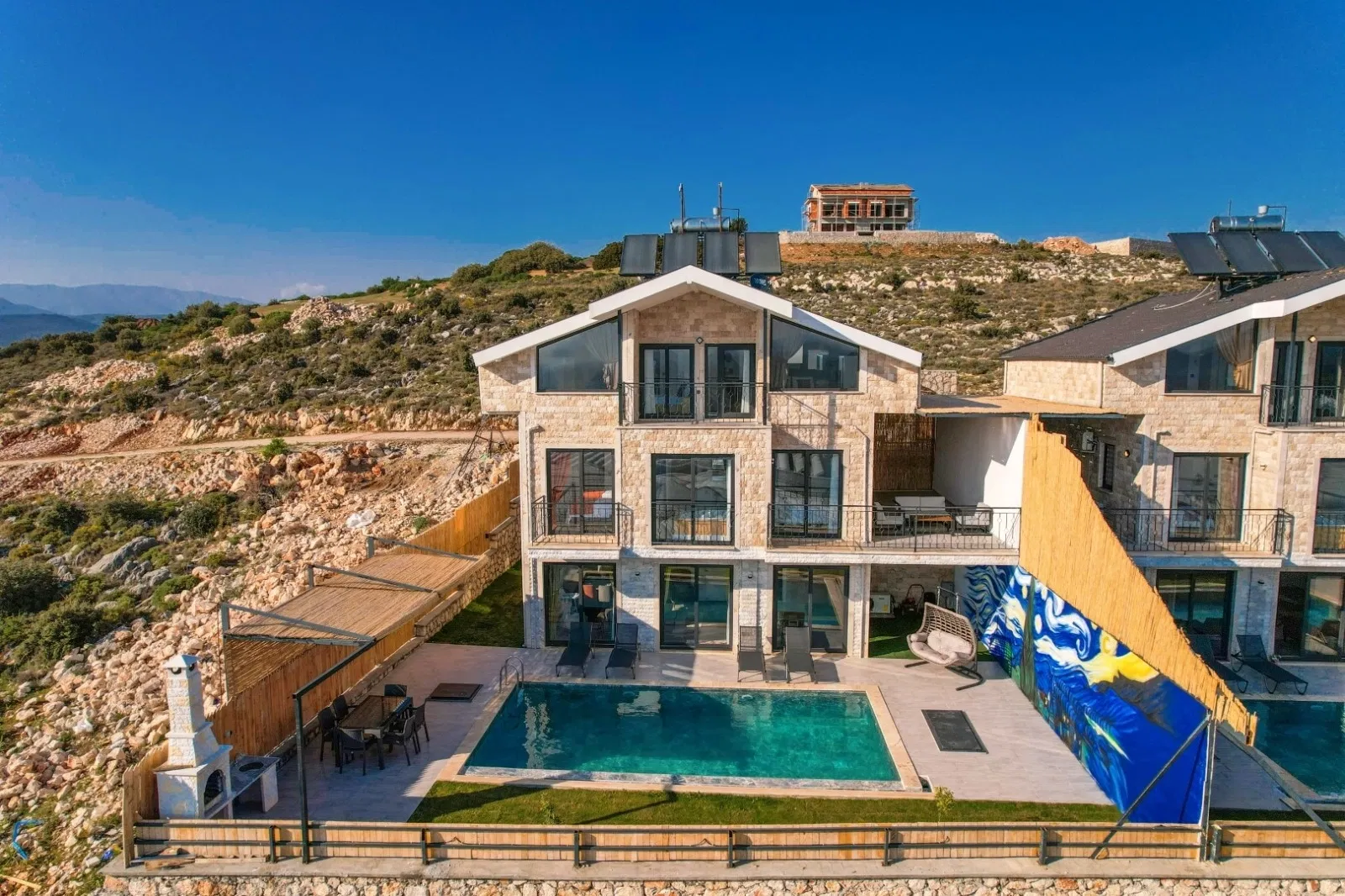 Fethiye’de korunaklı havuzlu kiralık villa