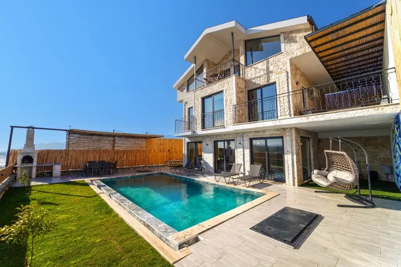 Fethiye’de ısıtmalı havuzlu kiralık villa, fotoğraf 2