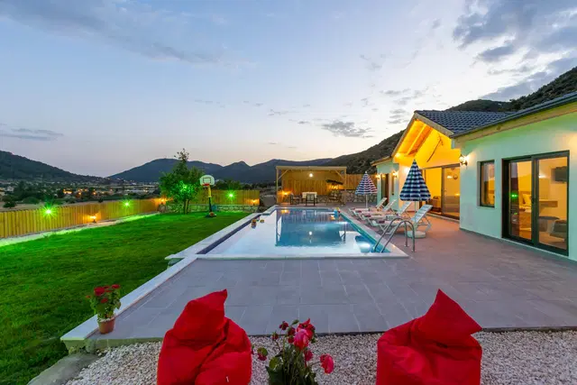 Sarıbelen’de bahçeli kiralık villa, fotoğraf 3