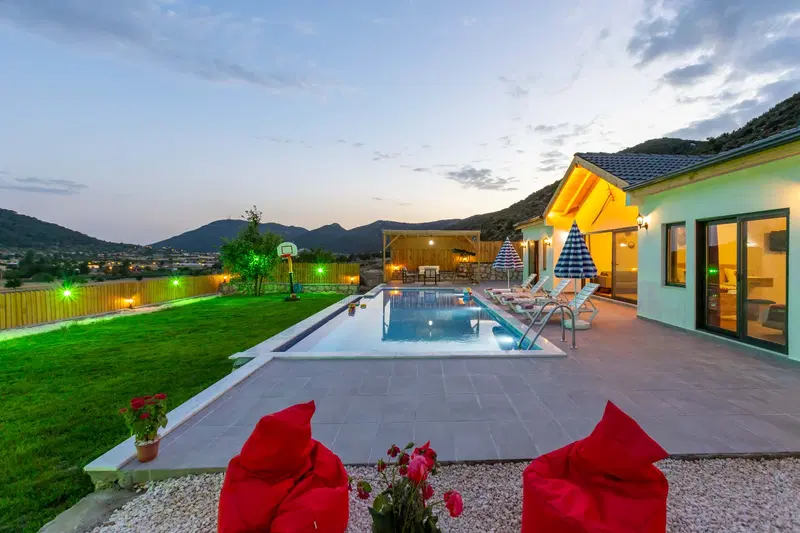 Sarıbelen’de bahçeli kiralık villa, fotoğraf 3
