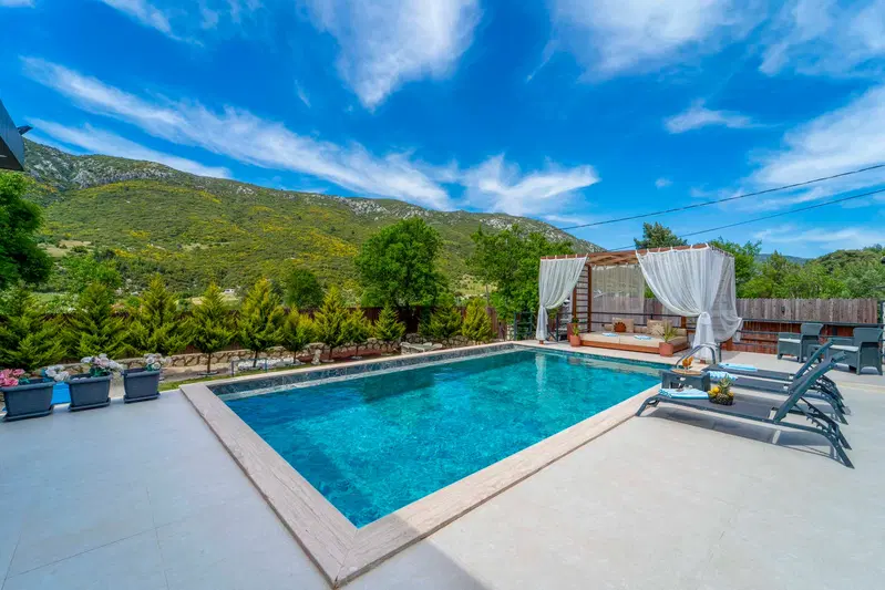 Sarıbelen’de jakuzili kiralık villa, fotoğraf 2