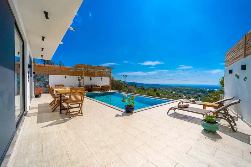 Üzümlü’de jakuzili kiralık villa, fotoğraf 2