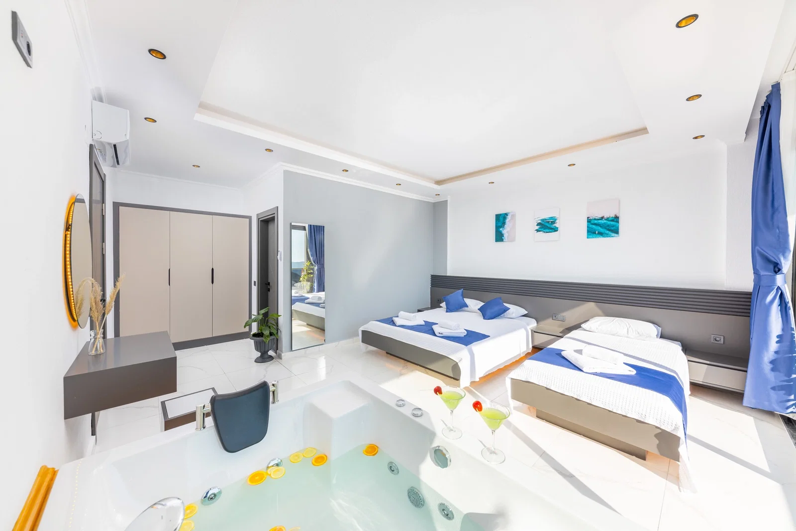 Üzümlü’de Korunaklı, Çocuk Havuzlu, Jakuzili, Lüks Villa