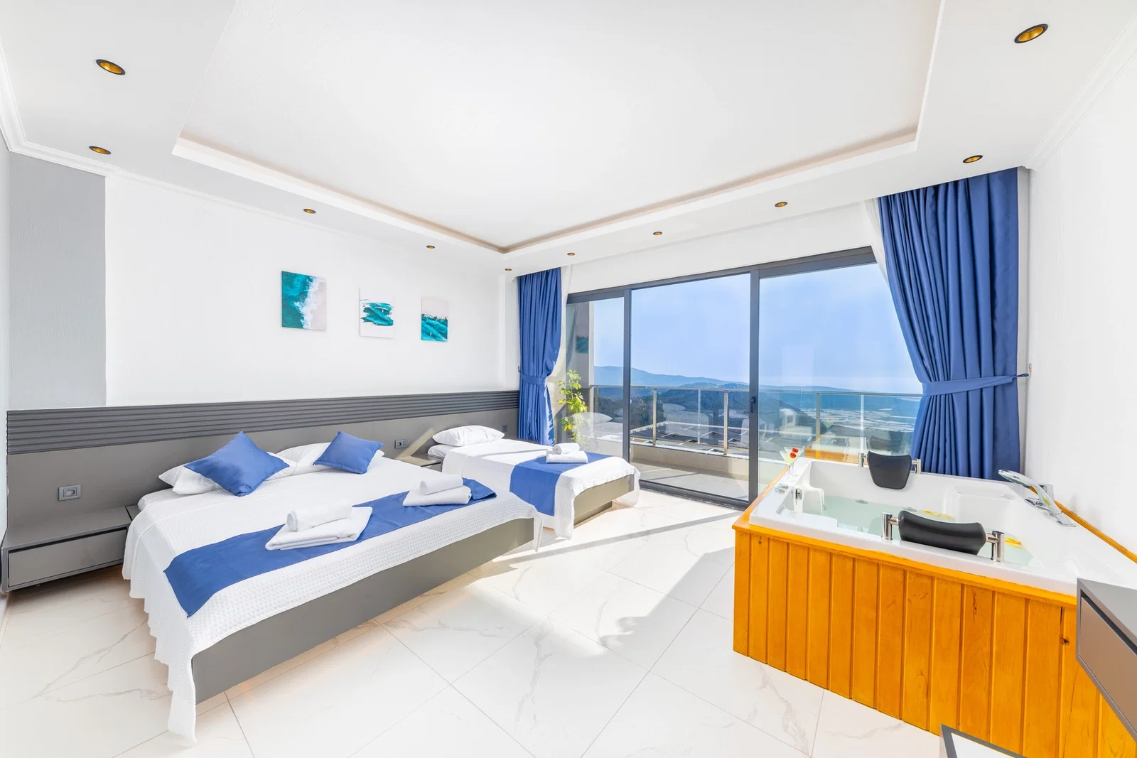 Üzümlü’de Korunaklı, Çocuk Havuzlu, Jakuzili, Lüks Villa