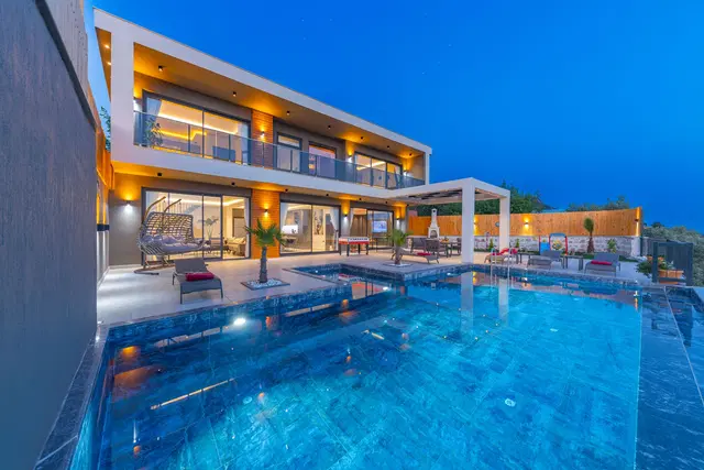 Üzümlü’de jakuzili kiralık villa, fotoğraf 2