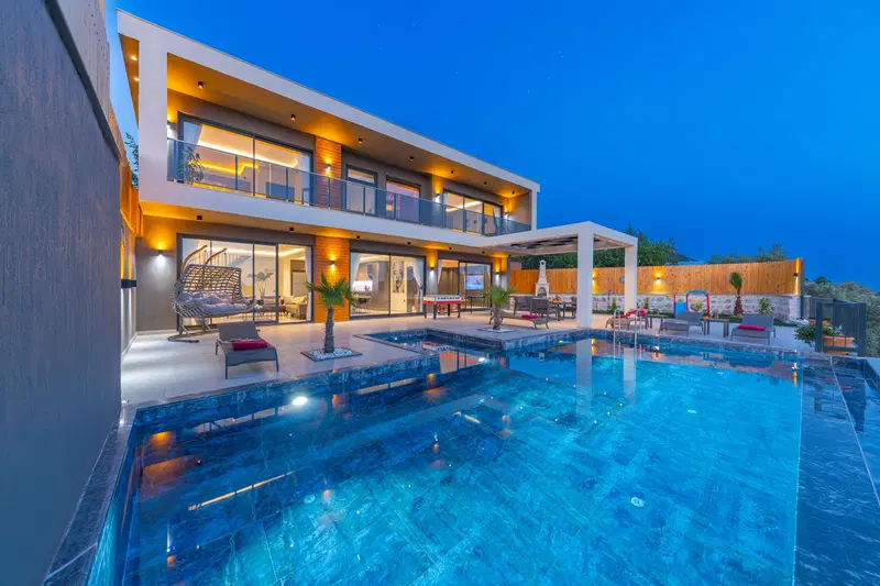 Üzümlü’de jakuzili kiralık villa, fotoğraf 2