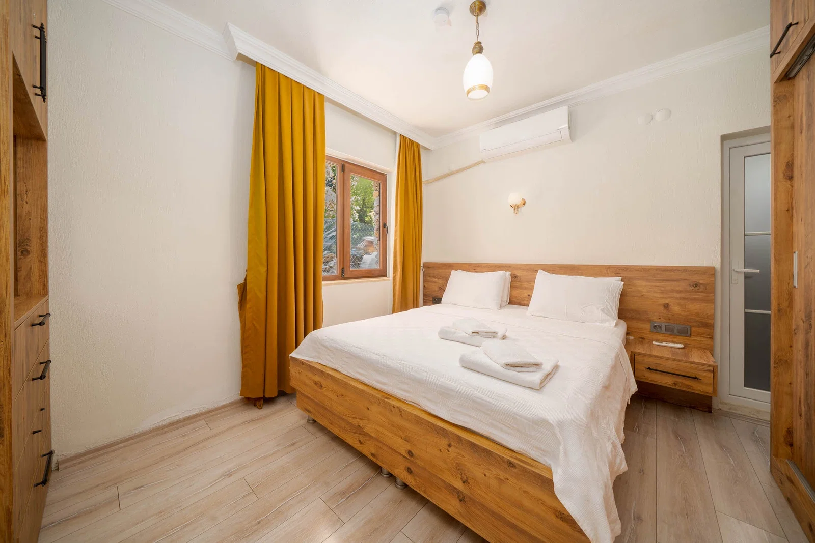 Kaş’ta Sakin Konumda, Özel Havuzlu, 3 Yatak Odalı, Ekonomik Villa