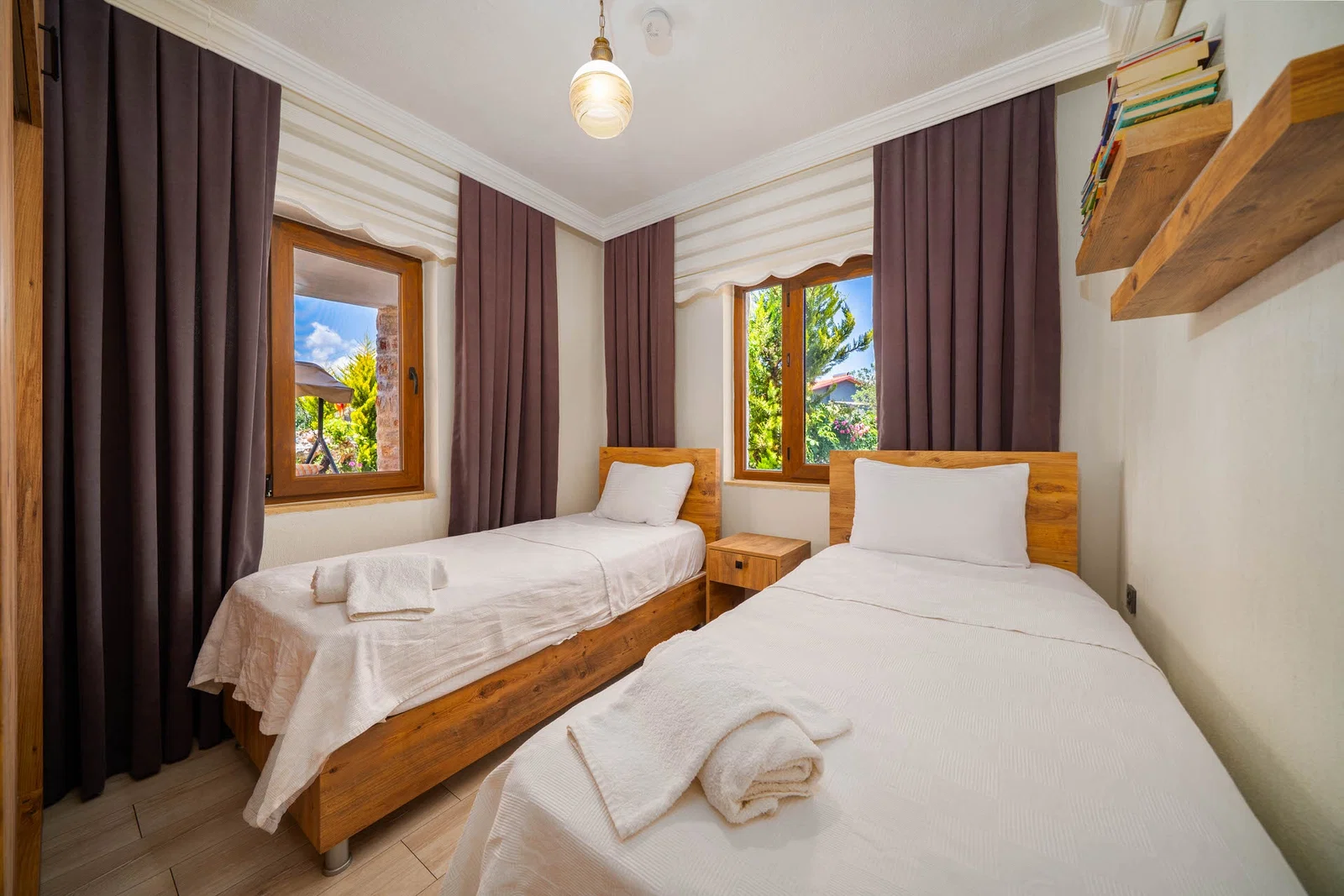Kaş’ta Sakin Konumda, Özel Havuzlu, 3 Yatak Odalı, Ekonomik Villa