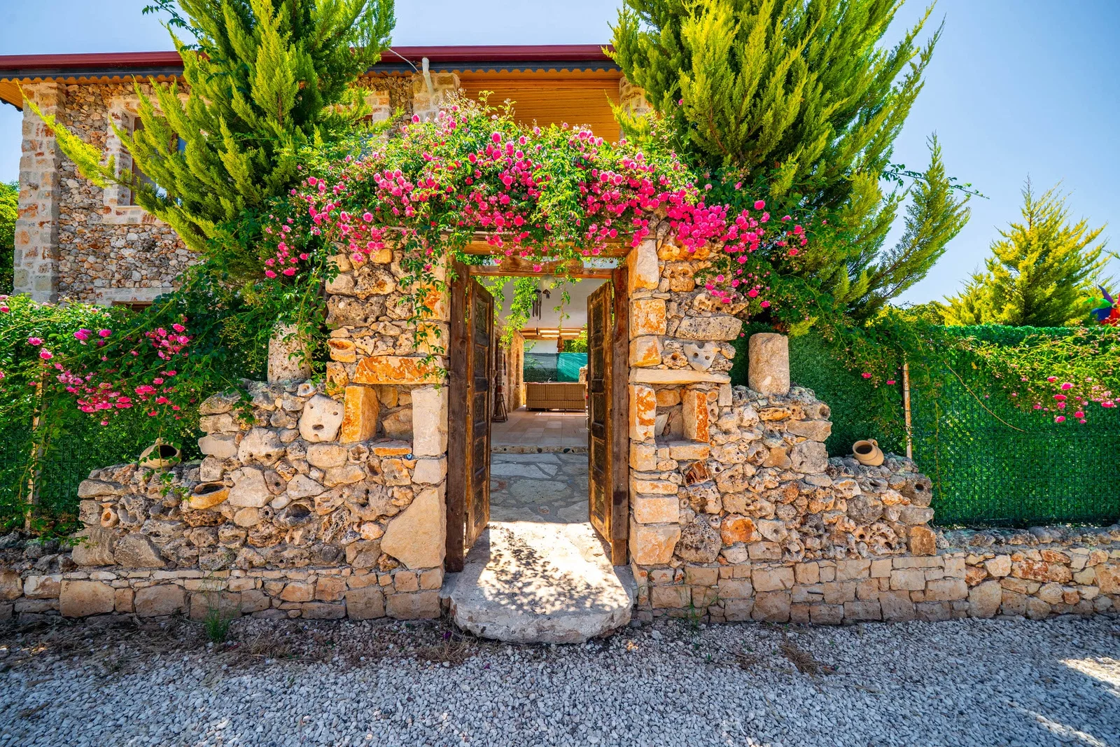Kaş’ta Sakin Konumda, Özel Havuzlu, 3 Yatak Odalı, Ekonomik Villa