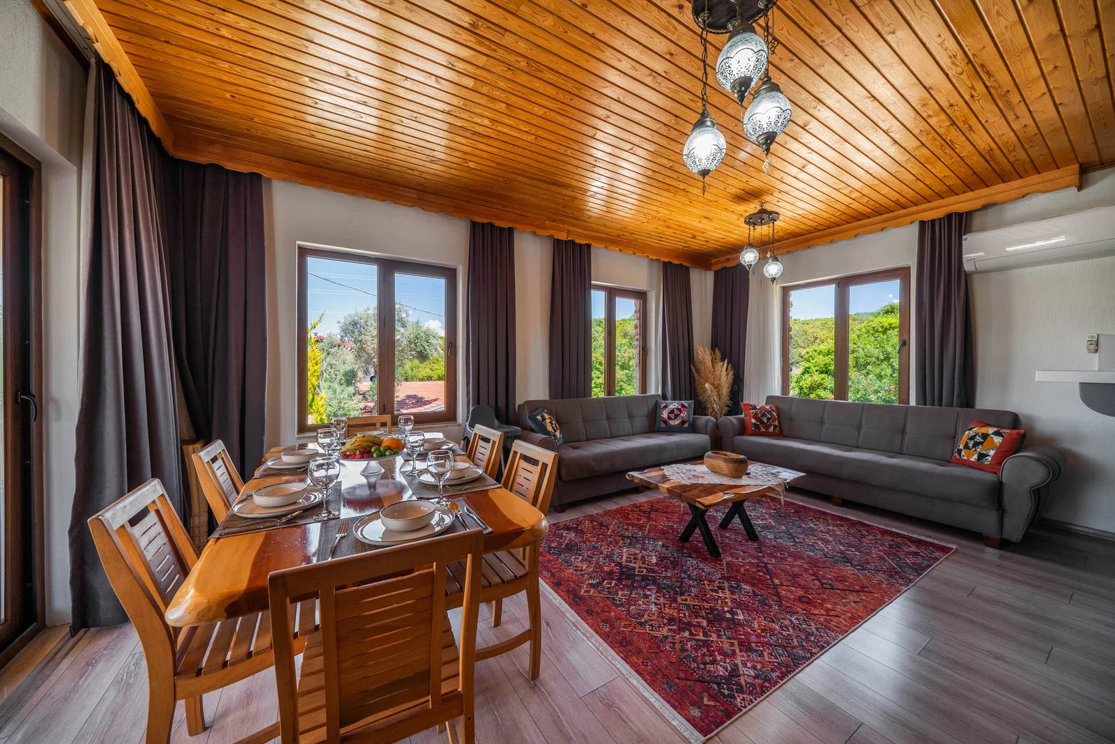 Kaş’ta Sakin Konumda, Özel Havuzlu, 3 Yatak Odalı, Ekonomik Villa