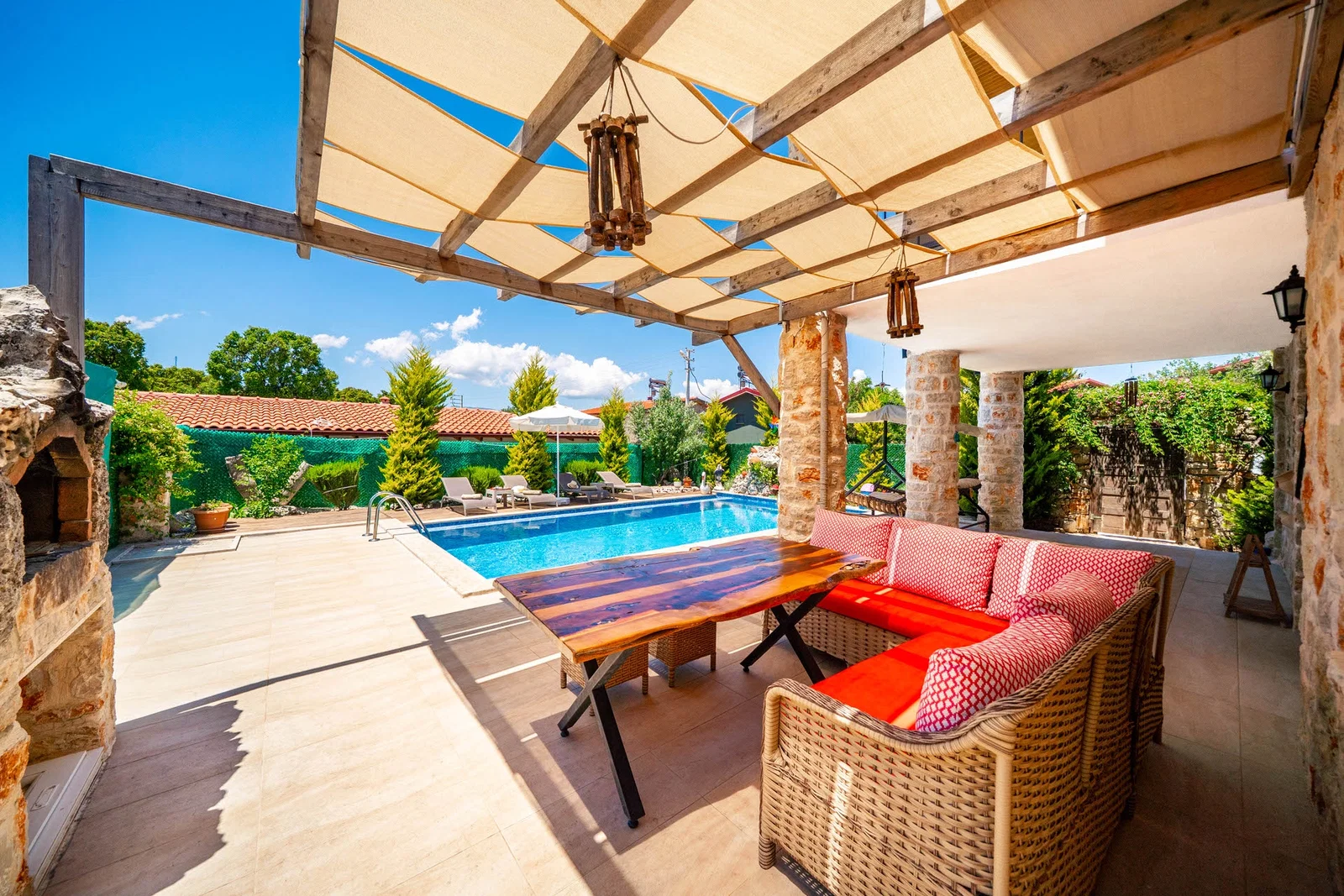 Kaş’ta Sakin Konumda, Özel Havuzlu, 3 Yatak Odalı, Ekonomik Villa