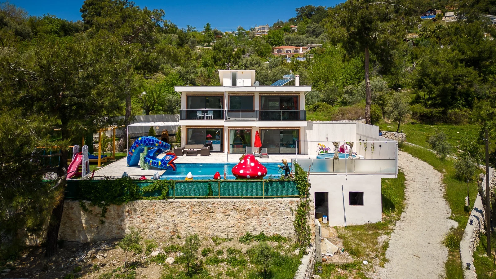 İslamlar’da Korunaklı, Isıtmalı Havuzlu, 5 Kişilik, Kiralık Villa