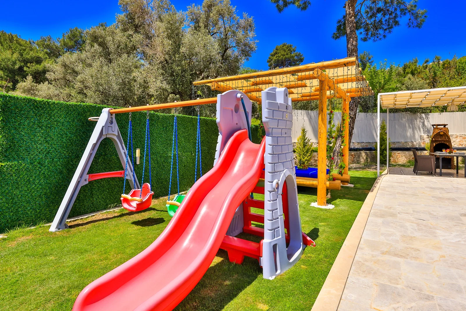 İslamlar’da Korunaklı, Isıtmalı Havuzlu, 5 Kişilik, Kiralık Villa