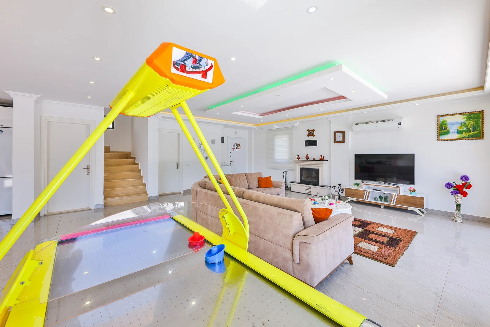 İslamlar’da Korunaklı, Isıtmalı Havuzlu, 5 Kişilik, Kiralık Villa