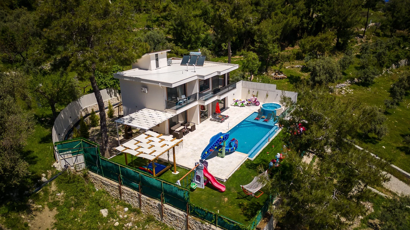 İslamlar’da Korunaklı, Isıtmalı Havuzlu, 5 Kişilik, Kiralık Villa