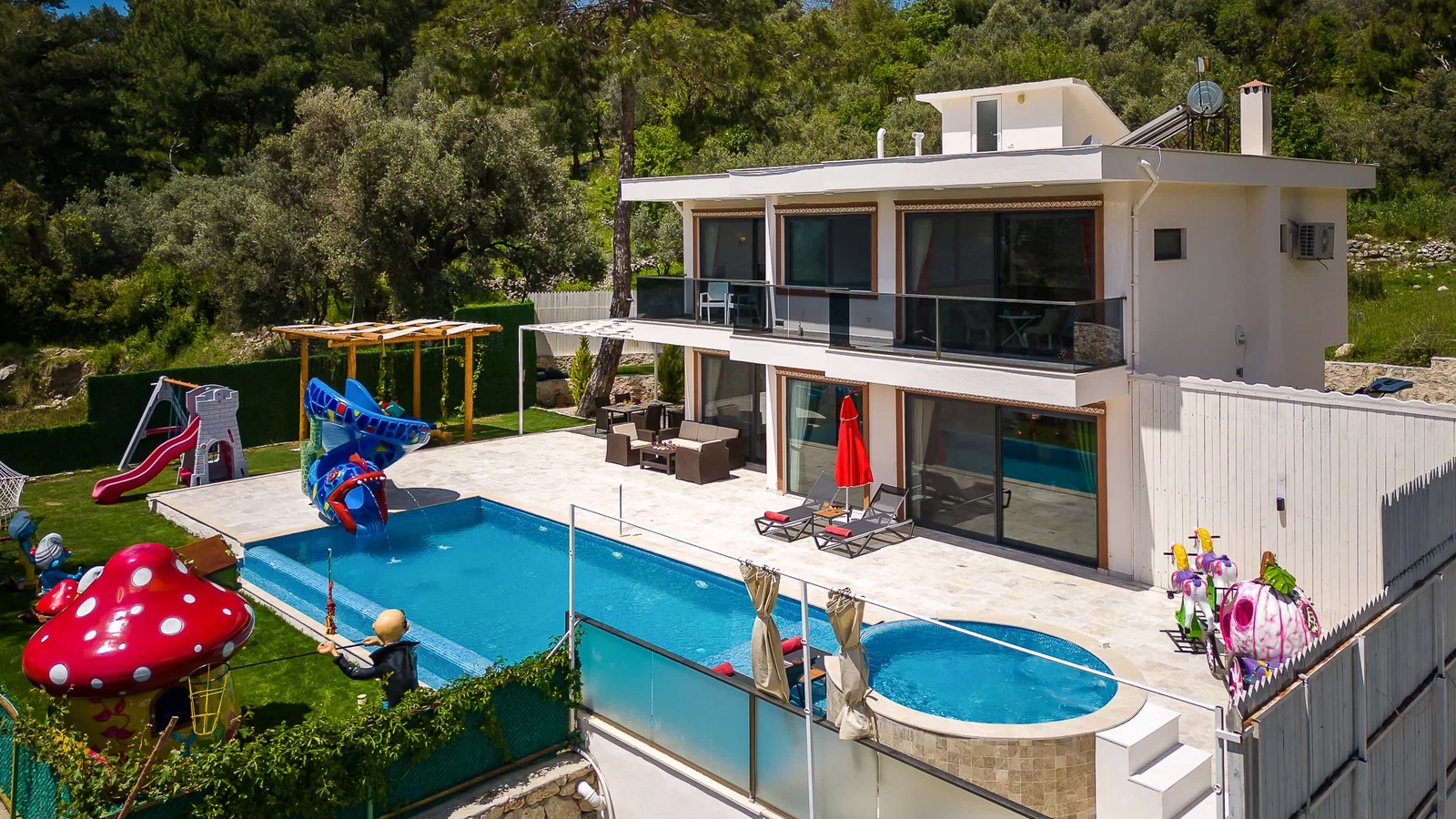 İslamlar’da Korunaklı, Isıtmalı Havuzlu, 5 Kişilik, Kiralık Villa