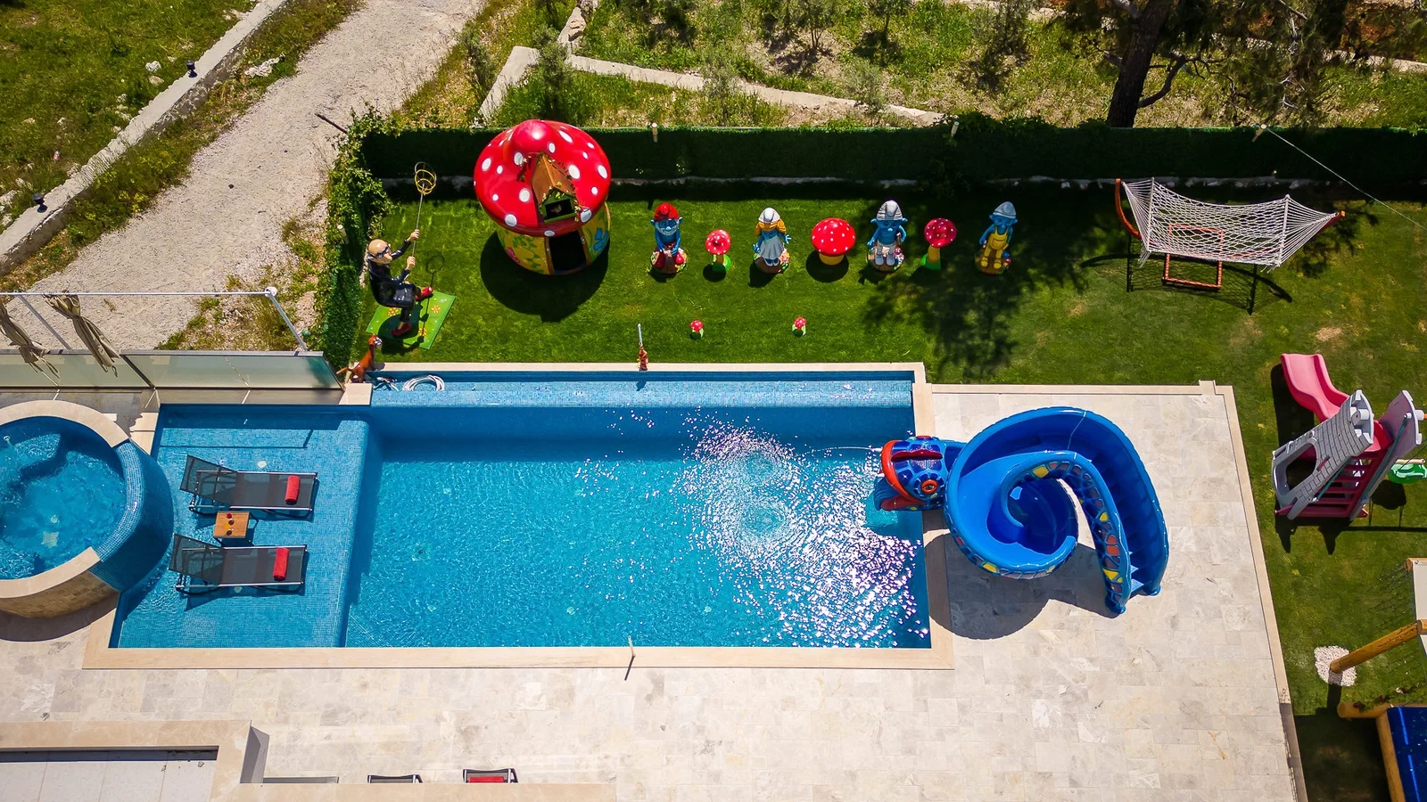 İslamlar’da Korunaklı, Isıtmalı Havuzlu, 5 Kişilik, Kiralık Villa
