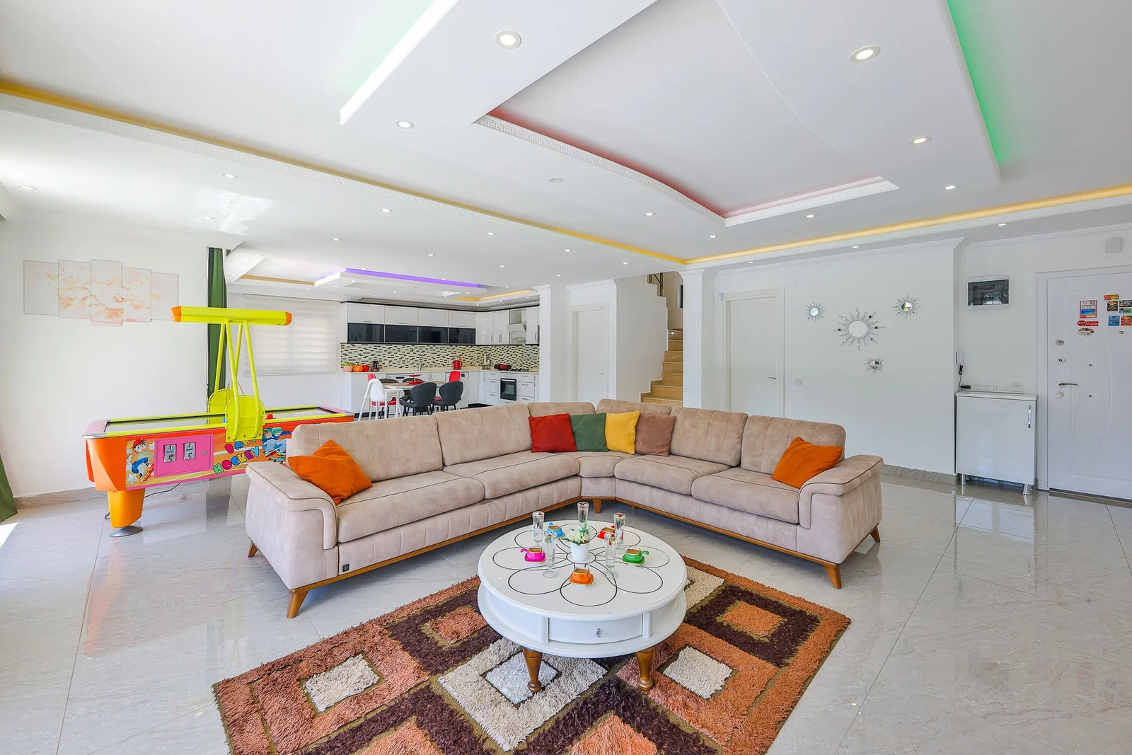 İslamlar’da Korunaklı, Isıtmalı Havuzlu, 5 Kişilik, Kiralık Villa