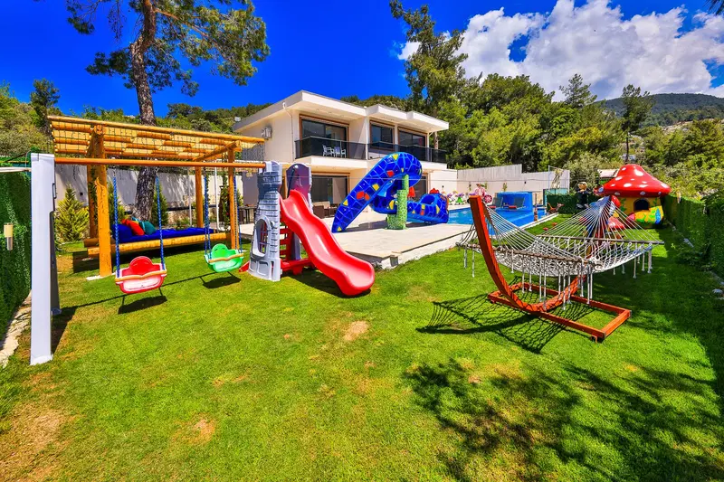 İslamlar’da korunaklı havuzlu kiralık villa