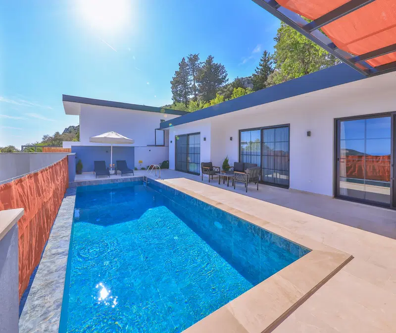 İslamlar’da korunaklı havuzlu kiralık villa