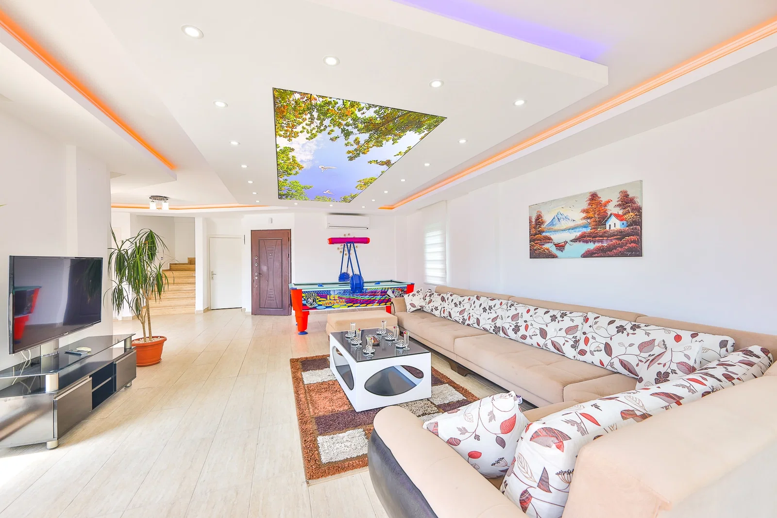 İslamlar’da Korunaklı, Isıtmalı Havuzlu, 5 Yatak Odalı, Kiralık Villa