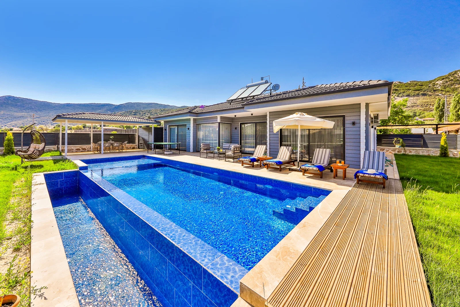 Sarıbelen’de Balayı Çiftlerine Uygun, Çocuk Havuzlu, 4 Kişilik, Kiralık Villa