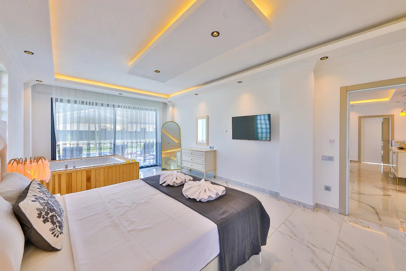 Sarıbelen’de Balayı Çiftlerine Uygun, Çocuk Havuzlu, 4 Kişilik, Kiralık Villa