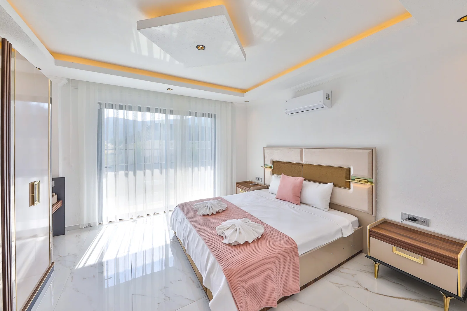 Sarıbelen’de Balayı Çiftlerine Uygun, Çocuk Havuzlu, 4 Kişilik, Kiralık Villa