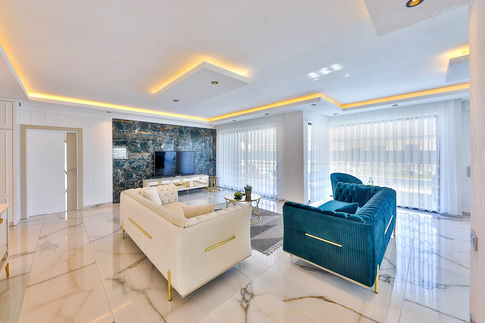 Sarıbelen’de Balayı Çiftlerine Uygun, Çocuk Havuzlu, 4 Kişilik, Kiralık Villa