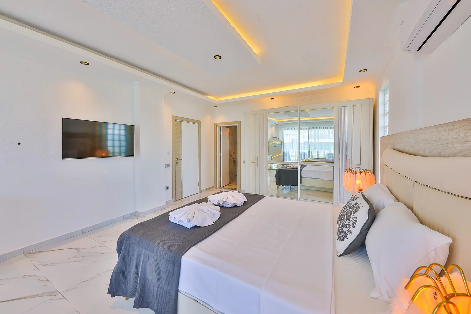 Sarıbelen’de Balayı Çiftlerine Uygun, Çocuk Havuzlu, 4 Kişilik, Kiralık Villa