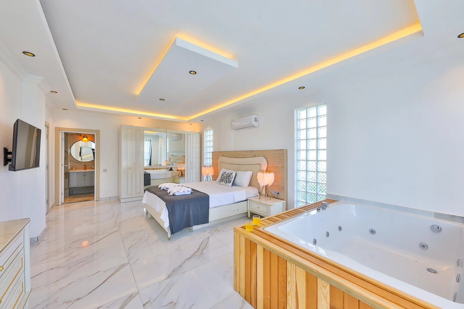 Sarıbelen’de Balayı Çiftlerine Uygun, Çocuk Havuzlu, 4 Kişilik, Kiralık Villa