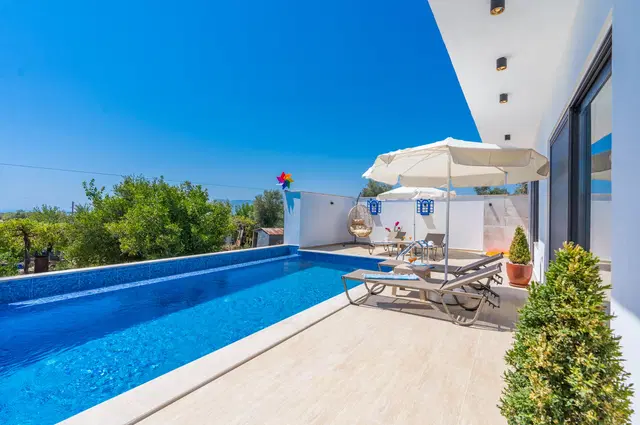 Üzümlü’de çocuk havuzlu kiralık villa, fotoğraf 3