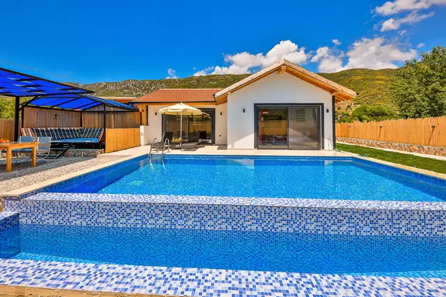 Sarıbelen’de jakuzili kiralık villa, fotoğraf 2