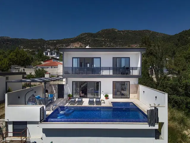 İslamlar’da Balayı Çiftlerine Uygun, Çocuk Havuzlu, 6 Kişilik Villa