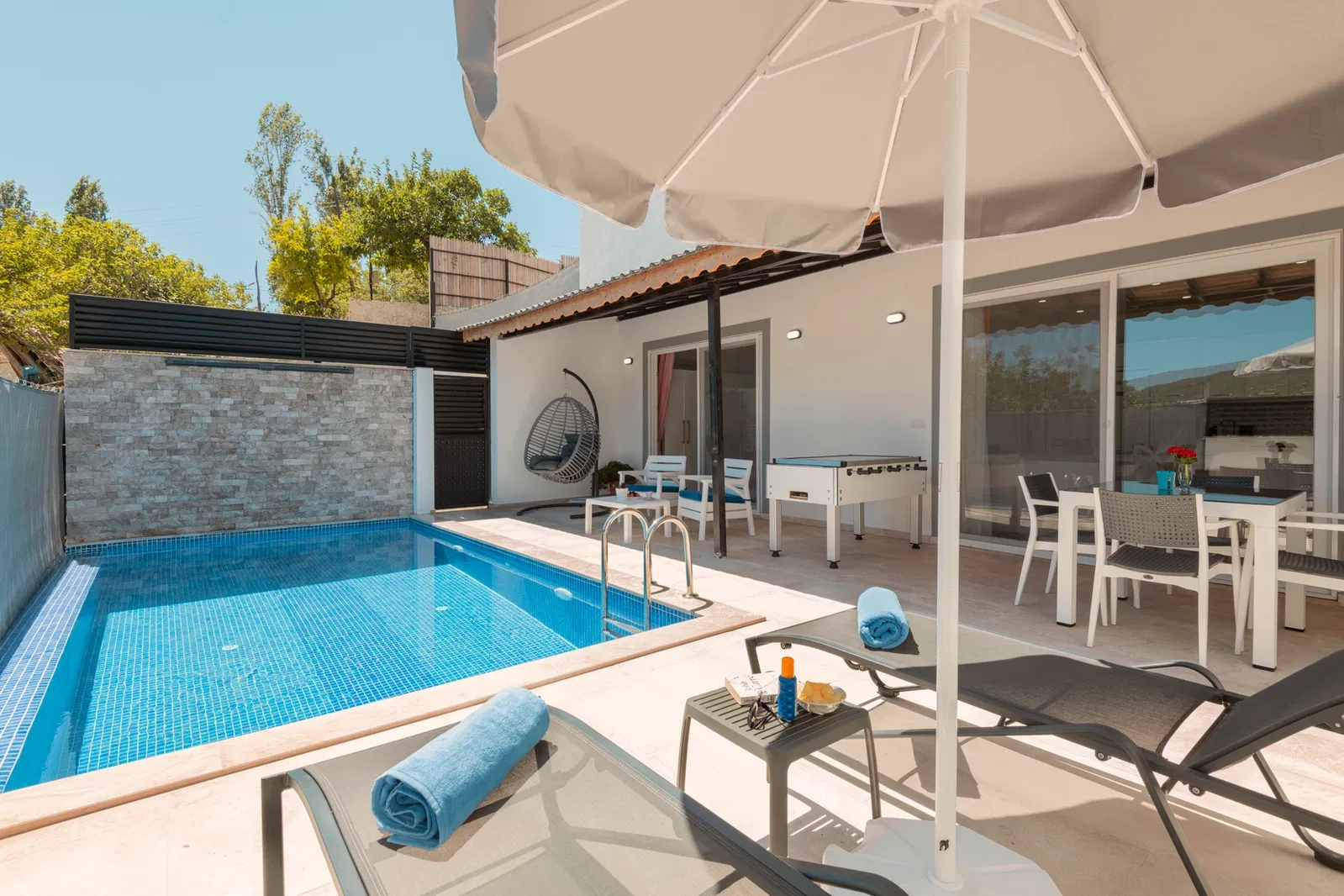 İslamlar’da korunaklı havuzlu kiralık villa