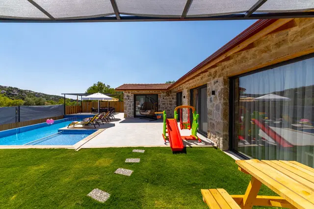 Sarıbelen’de bahçeli kiralık villa, fotoğraf 5