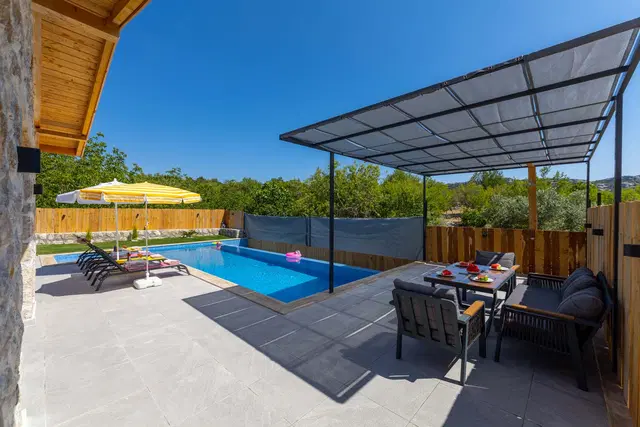 Sarıbelen’de doğa manzaralı kiralık villa, fotoğraf 3