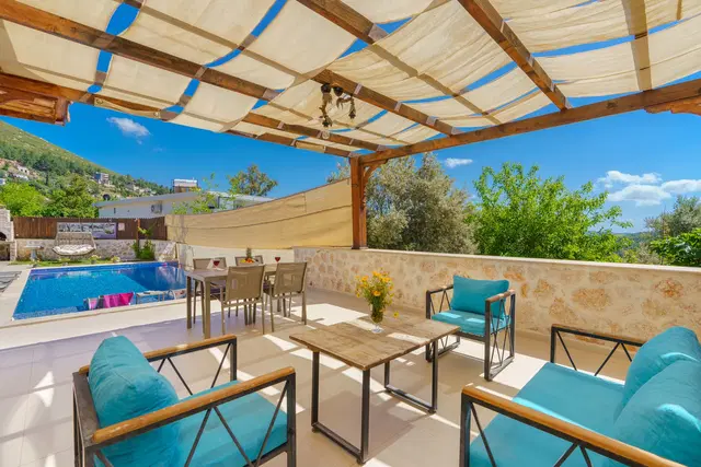 Üzümlü’de doğa manzaralı kiralık villa, fotoğraf 3