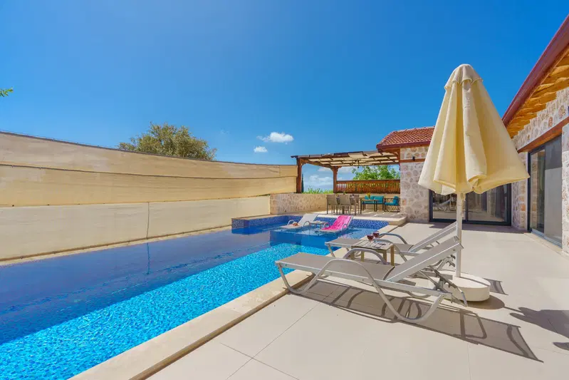 Üzümlü’de bahçeli kiralık villa, fotoğraf 4