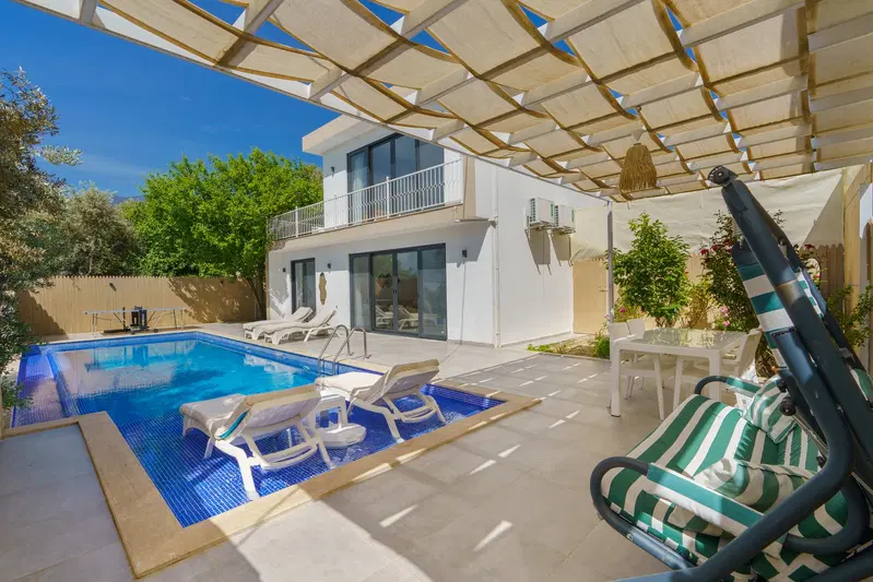 Üzümlü’de jakuzili kiralık villa, fotoğraf 2