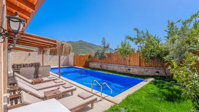 Kaş’ta bahçeli kiralık villa, fotoğraf 3
