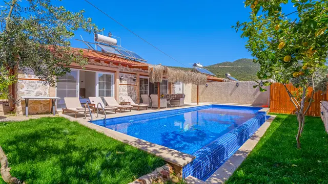 Kaş’ta doğa manzaralı kiralık villa, fotoğraf 2
