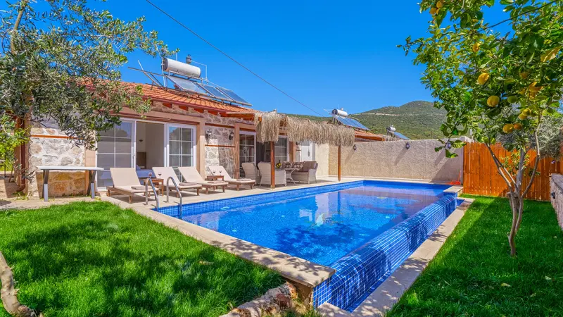 Kaş’ta doğa manzaralı kiralık villa, fotoğraf 2