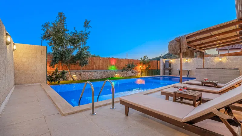 Kaş’ta korunaklı havuzlu kiralık villa, fotoğraf 8