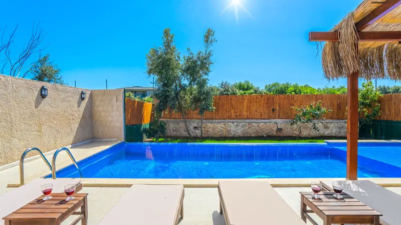 Kaş’ta bahçeli kiralık villa, fotoğraf 2
