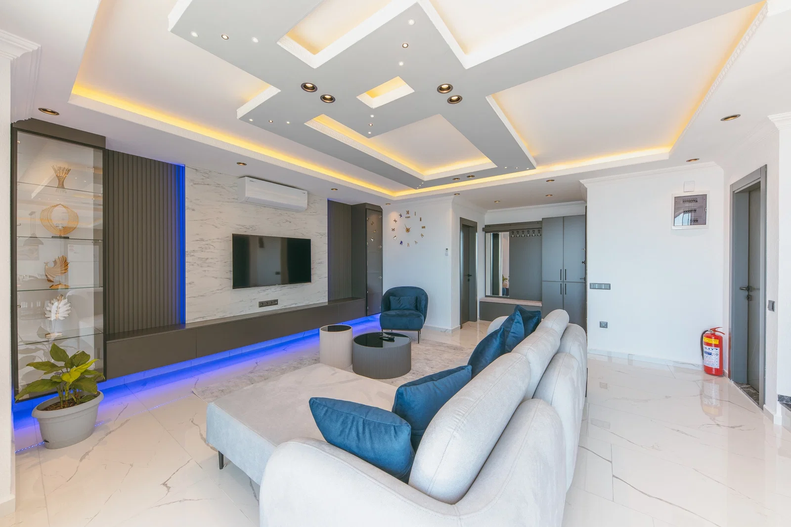 Üzümlü’de Korunaklı, Çocuk Havuzlu, 2 Yatak Odalı, Kiralık Villa