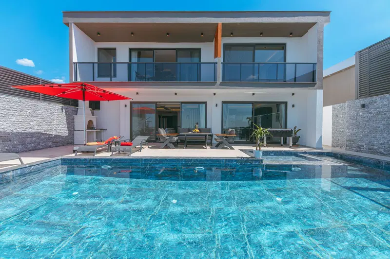 Üzümlü’de jakuzili kiralık villa, fotoğraf 2