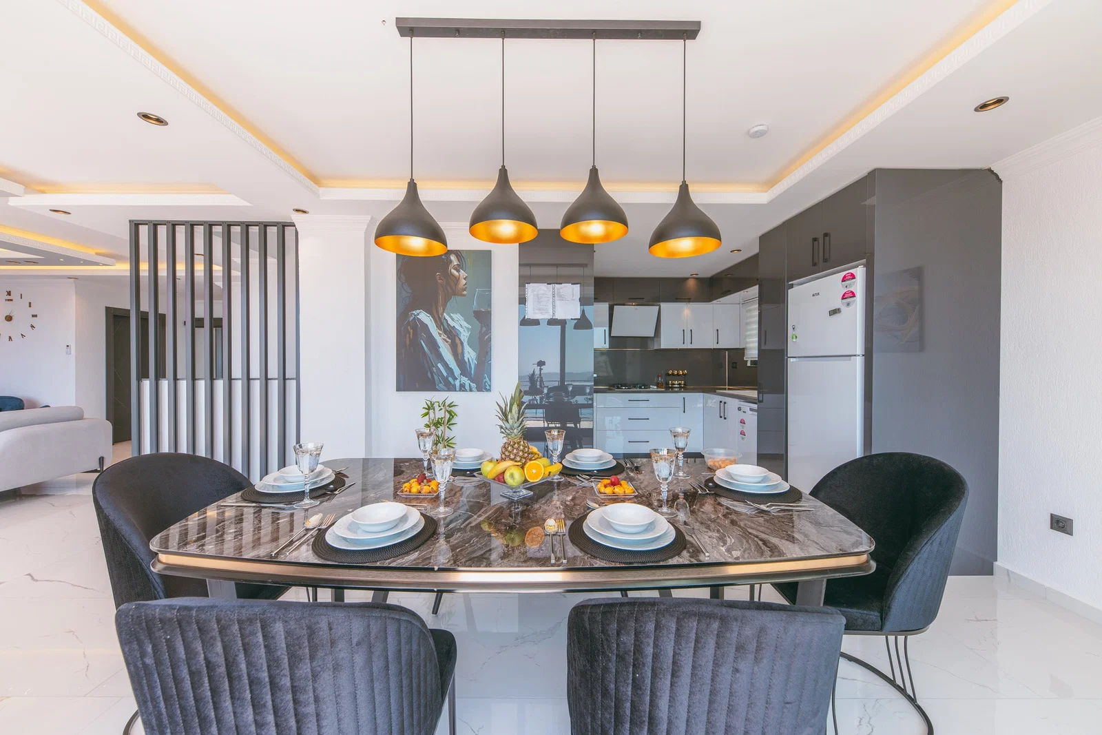 Üzümlü’de Korunaklı, Çocuk Havuzlu, 2 Yatak Odalı, Kiralık Villa
